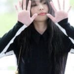 Jennies All Black Airport Outfit is Effortlessly Chic