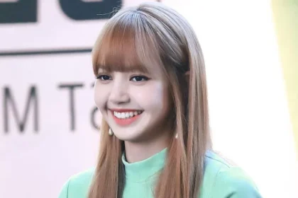 BLACKPINKs Lisa Sets Sail for Hollywood
