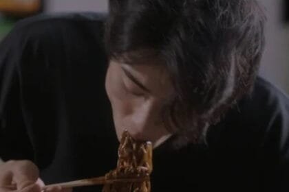 Cha Eun woos Jajangmyeon Scene in Wonderful World Goes Viral