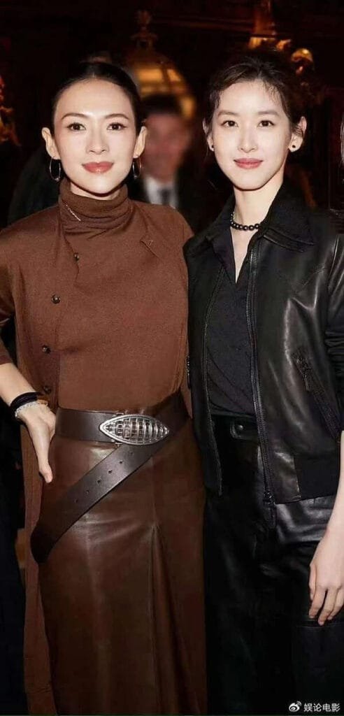 The attire of Zhang Ziyi and Zhang Zetian is somewhat similar