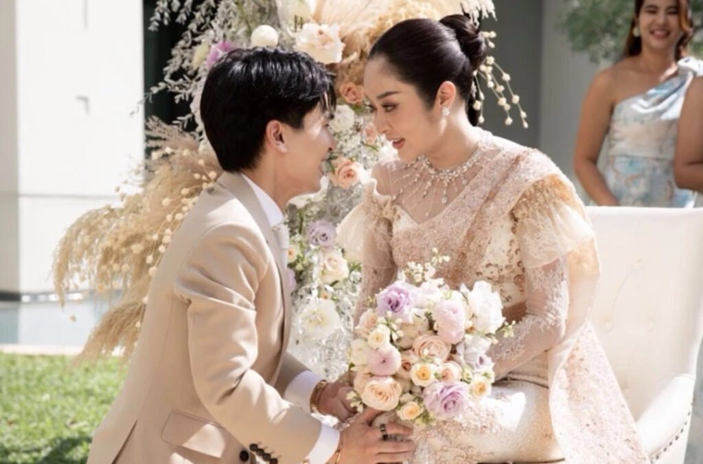 Kambum Preeyada Sittachai Marries Boyfriend Kantaporn Harnphanich in Grand Thai Chinese Ceremony