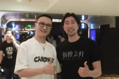 Wang Feng and Wang Qianyuans Close Photo