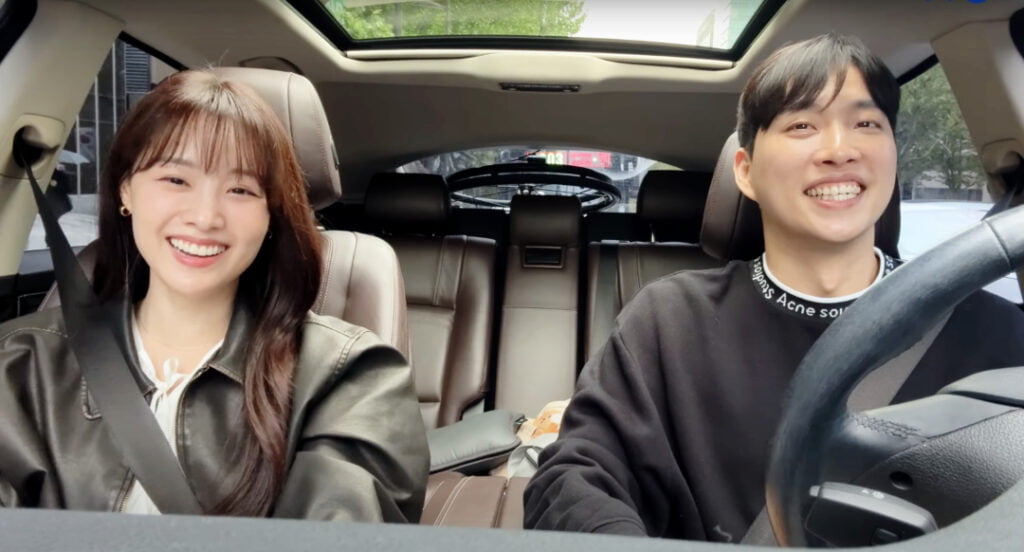 YouTuber Park Wi and Song Ji Eun Announce Wedding date in New Video 1
