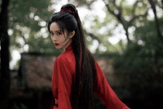 Meng Zi Yi Shines Amidst The Legend of Heroes Controversy
