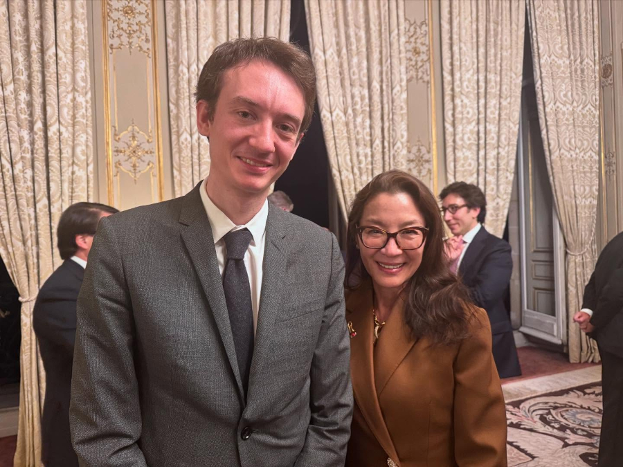 Did Michelle Yeoh Just Confirm BLACKPINK Lisas Relationship with LVMHs Frederic Arnault Michelle Yeoh poses with Loro Piana CEO Frédéric Arnault during a dinner honoring Diego Della Valle’s French Order of Arts and Letters award.